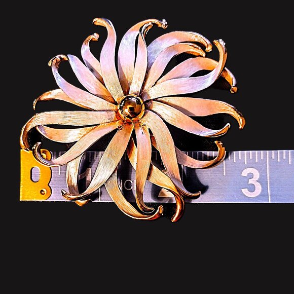 VTG 3-D Swirl FLOWER ~ Two-tone Brushed Silver/Gloss Gold Art Deco 3" Pin Brooch - Picture 3 of 7